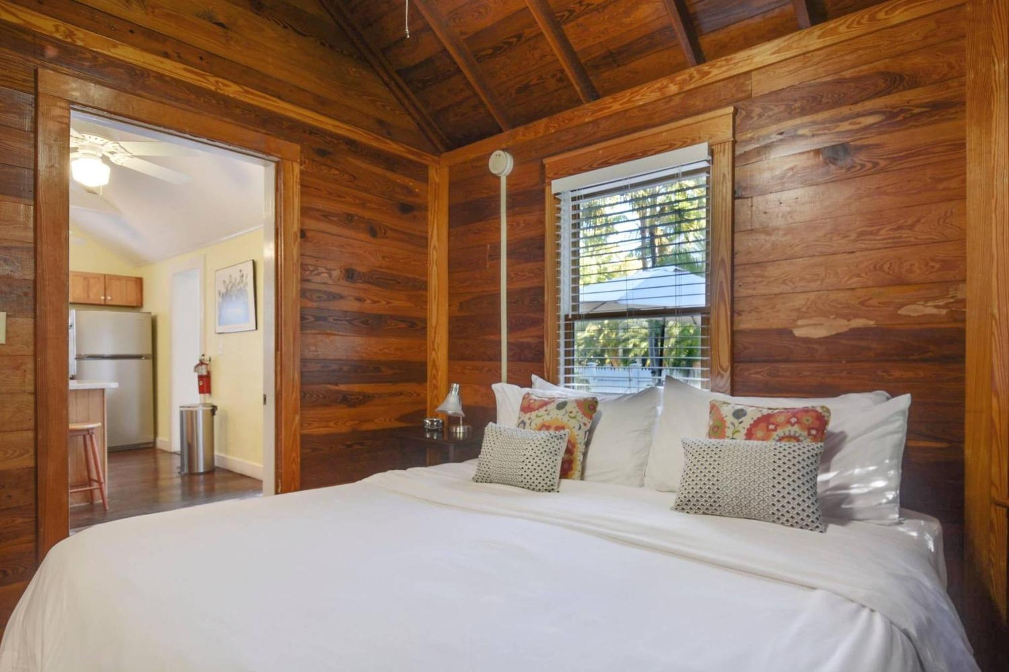 First Breath By Avantstay Close To Old Town W Pool Month Long Stays Only Key West Exterior photo